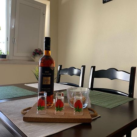 Blue Moon Guesthouse Lagos Bagian luar foto
