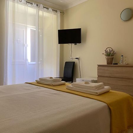 Blue Moon Guesthouse Lagos Bagian luar foto