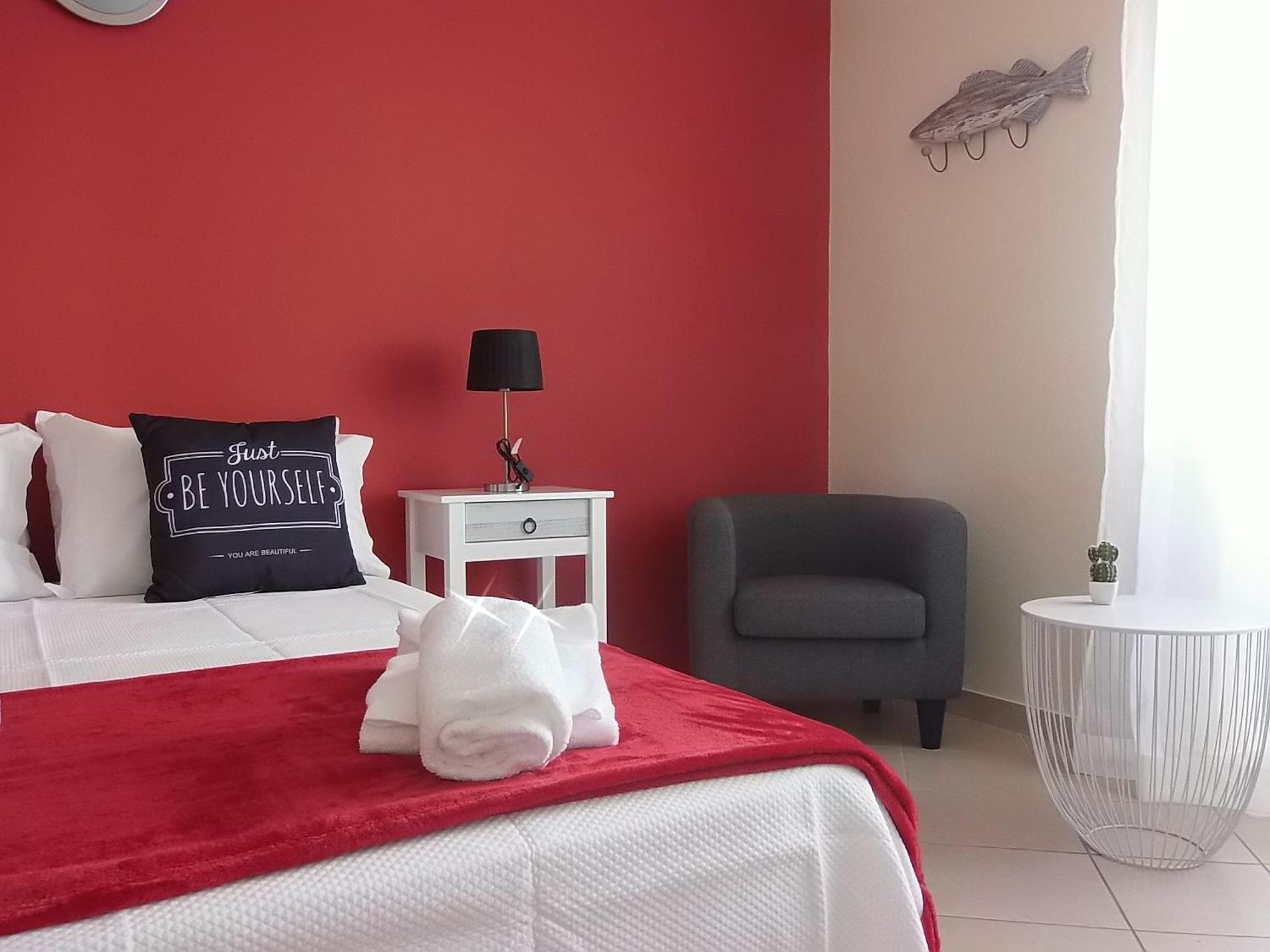 Blue Moon Guesthouse Lagos Bagian luar foto