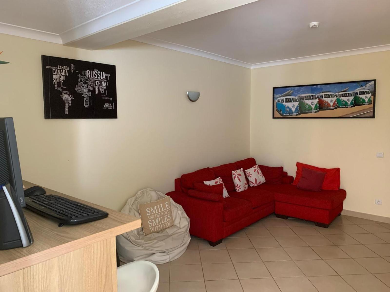 Blue Moon Guesthouse Lagos Bagian luar foto