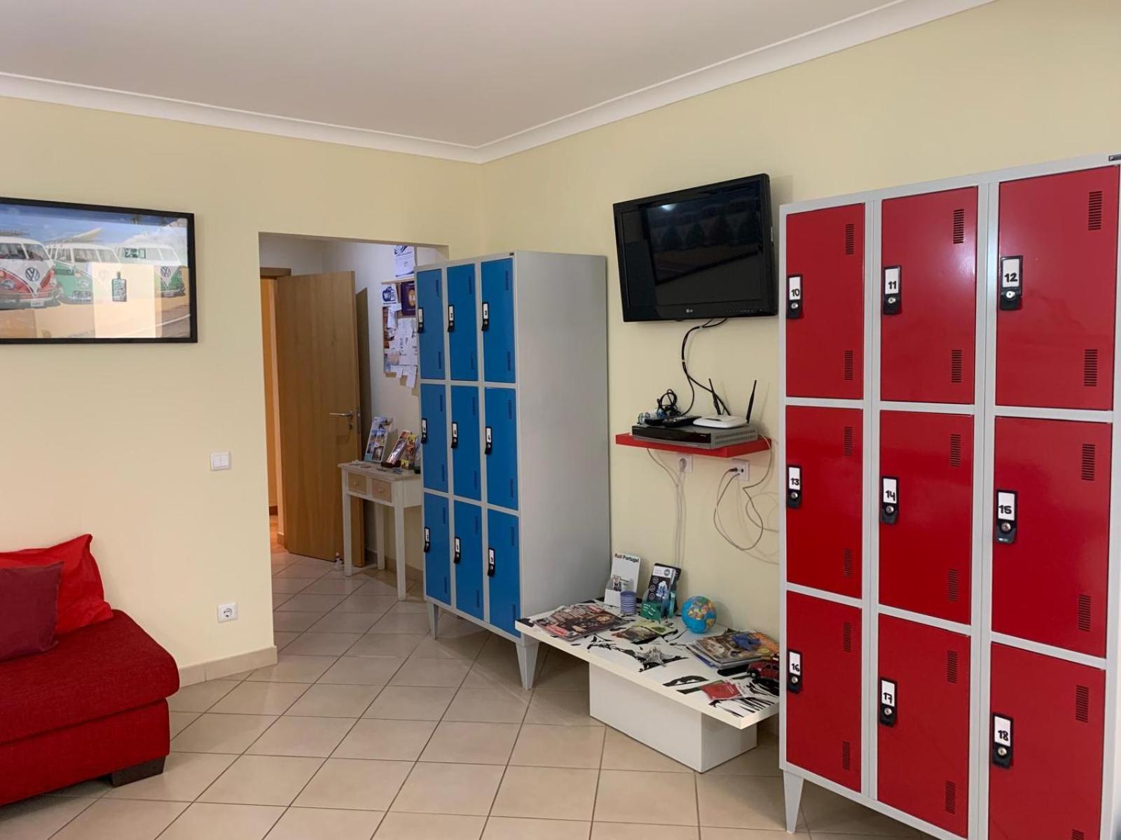 Blue Moon Guesthouse Lagos Bagian luar foto