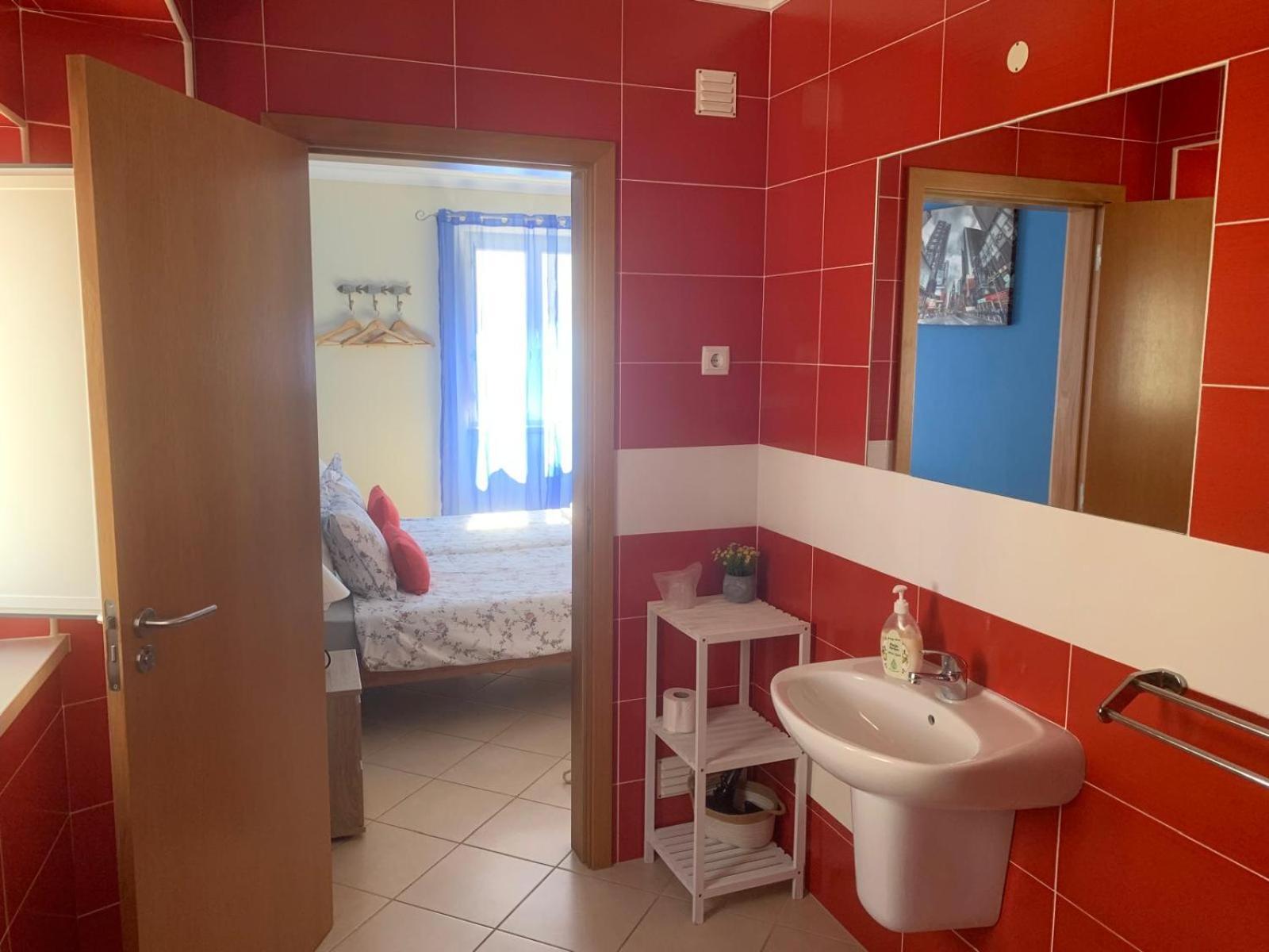 Blue Moon Guesthouse Lagos Bagian luar foto