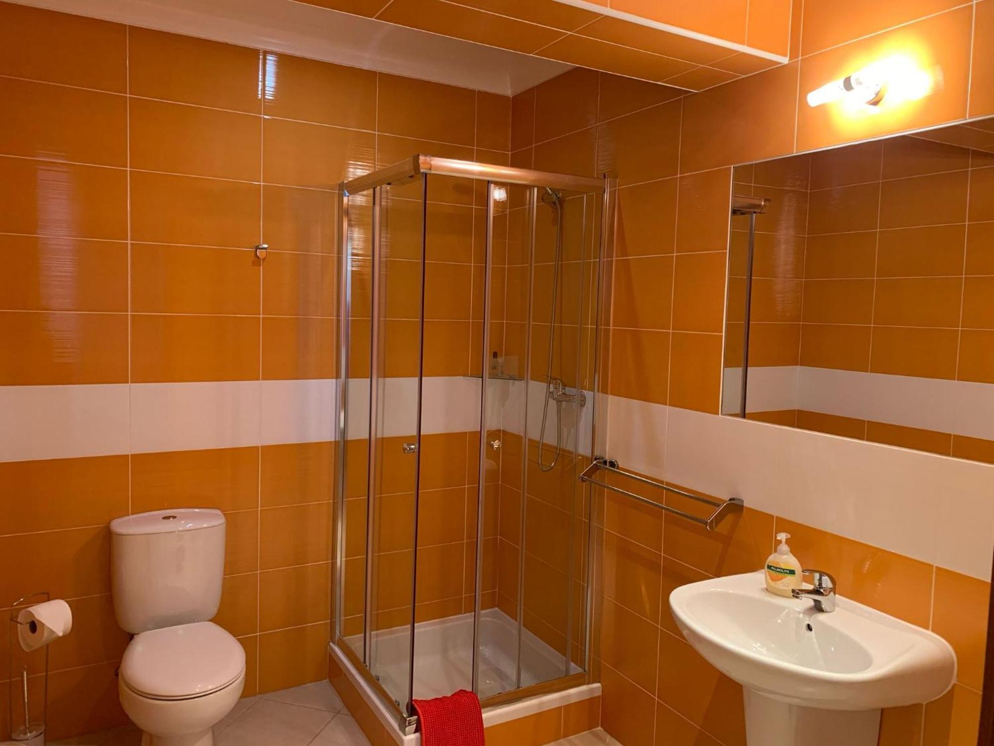 Blue Moon Guesthouse Lagos Bagian luar foto