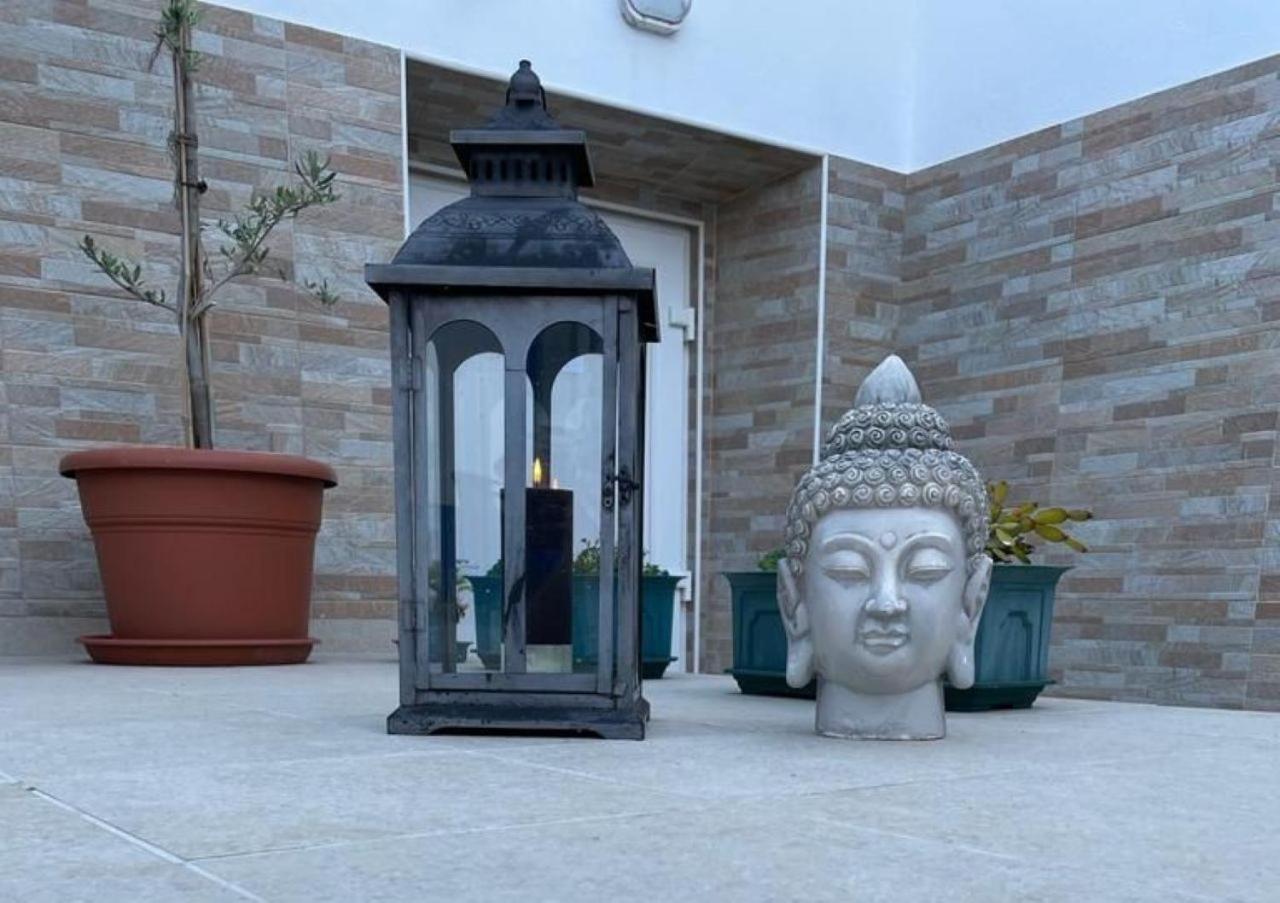 Blue Moon Guesthouse Lagos Bagian luar foto