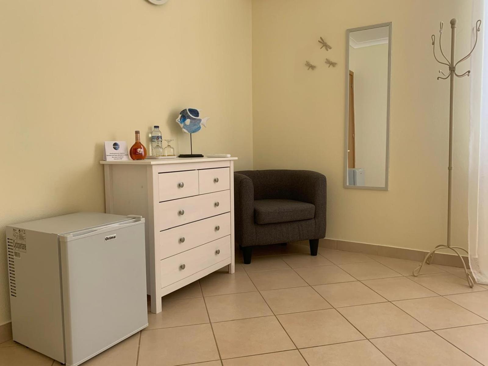 Blue Moon Guesthouse Lagos Bagian luar foto