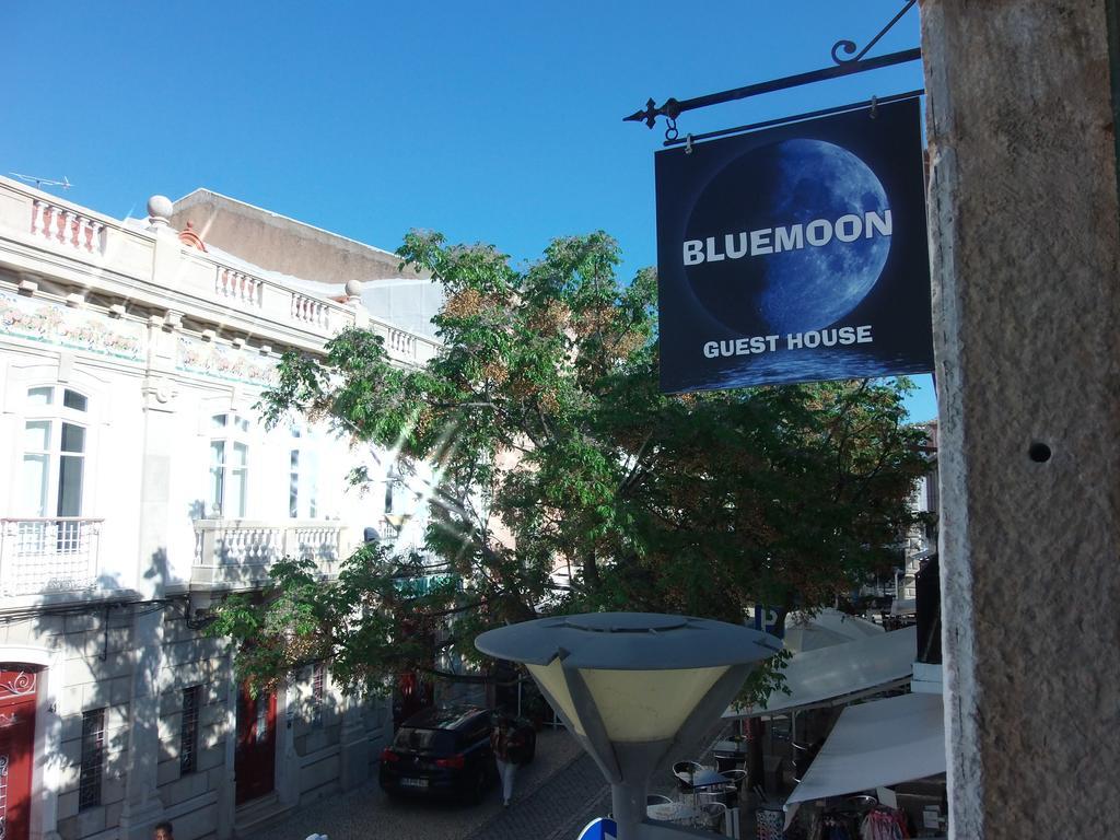 Blue Moon Guesthouse Lagos Bagian luar foto